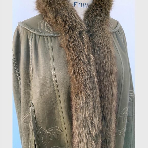 Vintage Leather Fox Fur Swakara Lamb Cape 1980’s - Picture 9 of 11